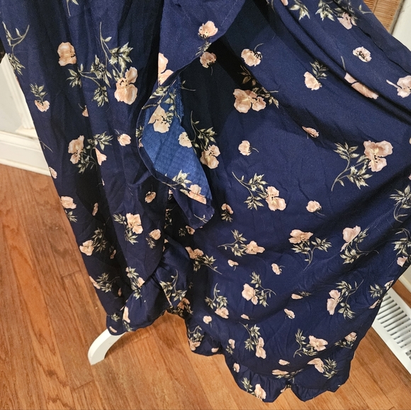 INFLUENCE ASOS navy faux wrap midi dress with pink floral print and ruffle - Picture 3 of 8